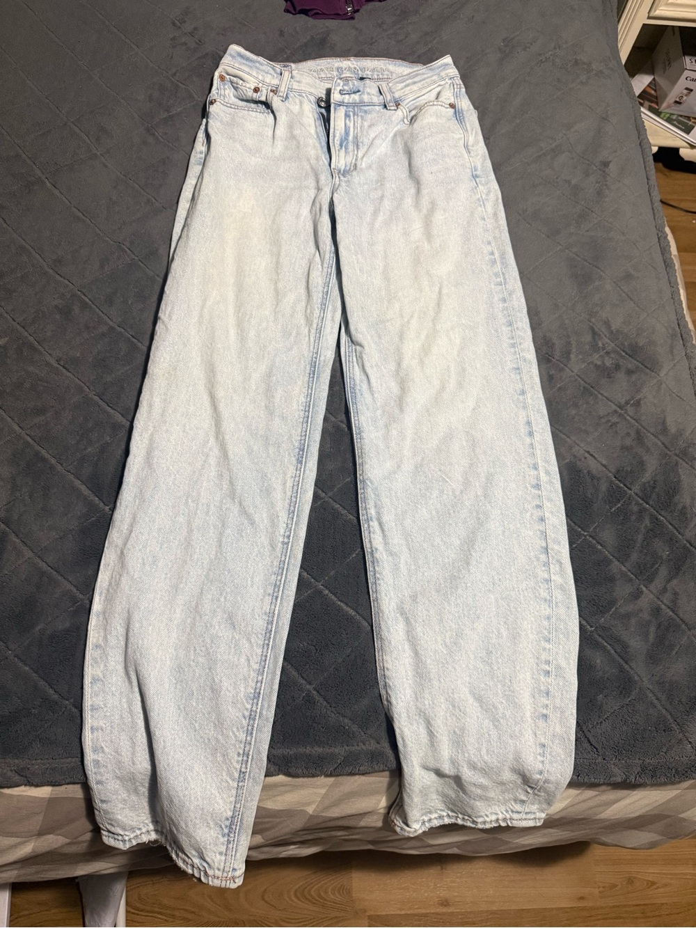 American eagle light wash jeans